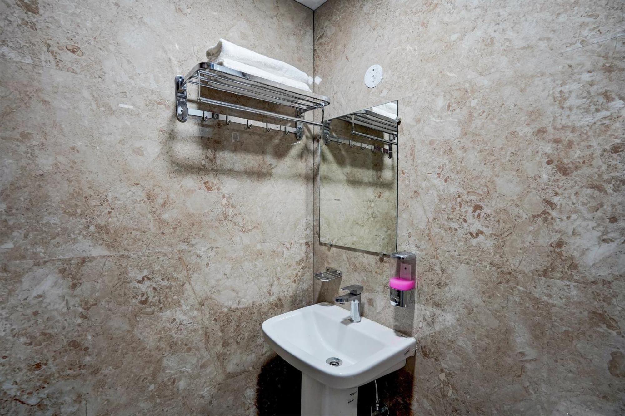 Hotel O R.N Residency Hotel Ghaziabad Ngoại thất bức ảnh